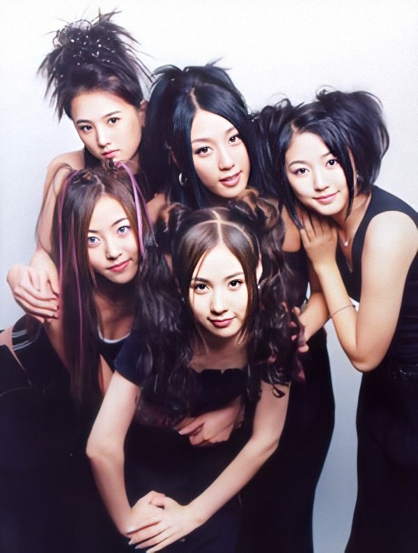 nhom nu tan ra vi bi dan anh miet thi anh 10