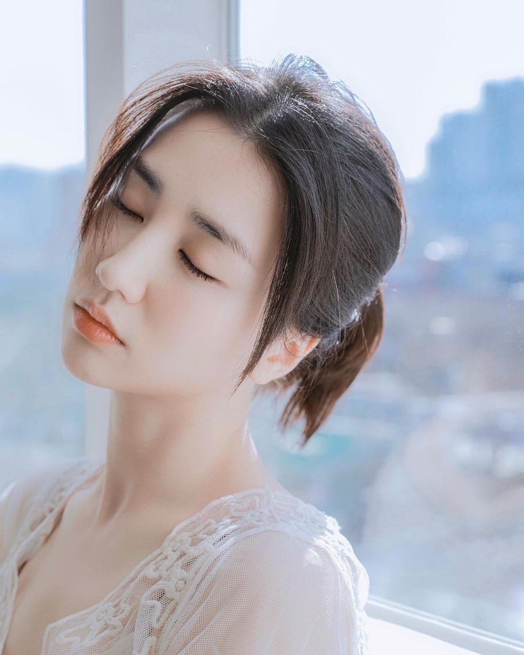 park ha sun tung bi bat nat anh 2