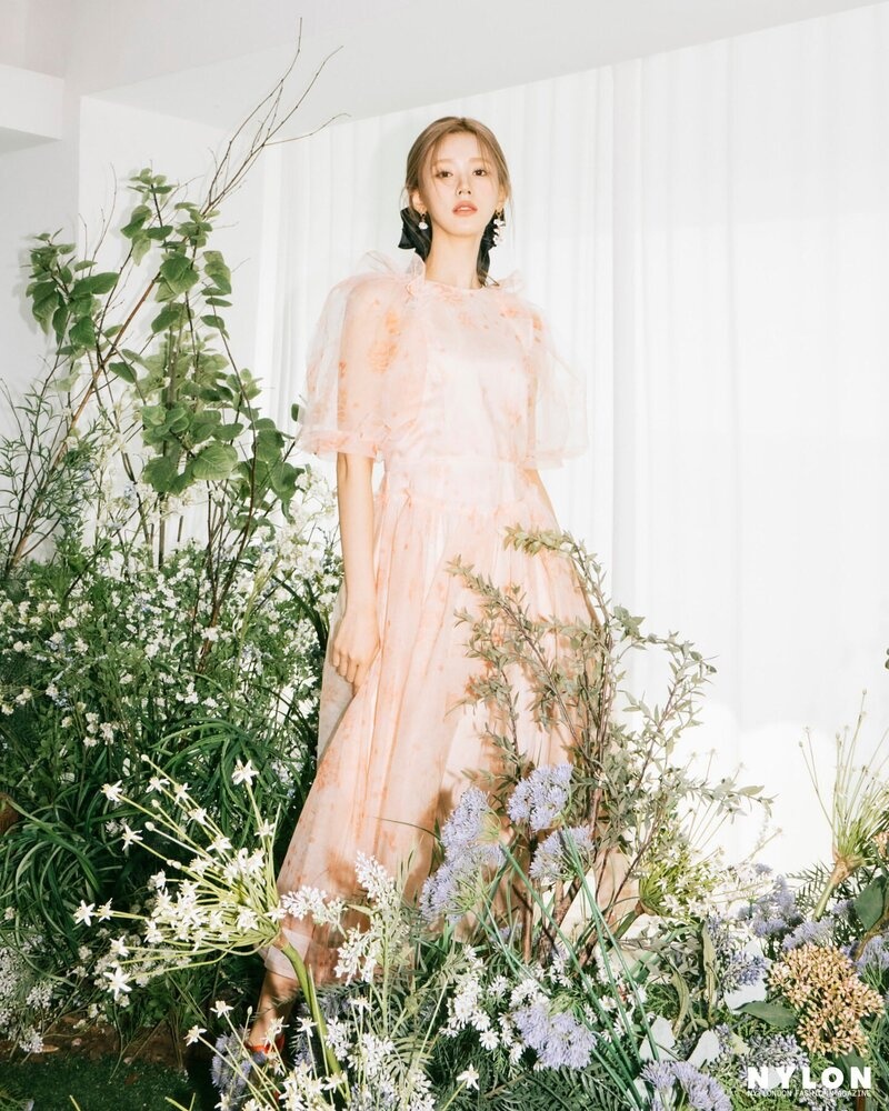 ngoai hinh noi bat cua miyeon (g)i-dle anh 12