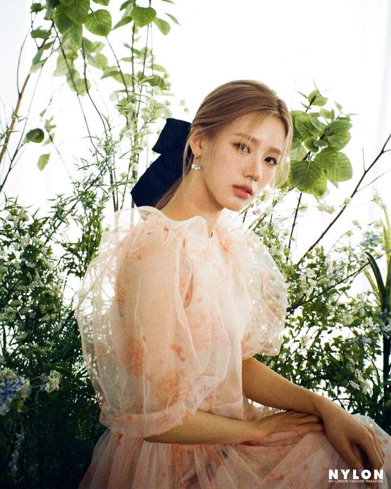 ngoai hinh noi bat cua miyeon (g)i-dle anh 13