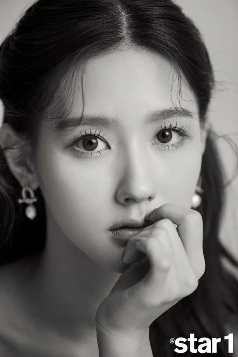 ngoai hinh noi bat cua miyeon (g)i-dle anh 17