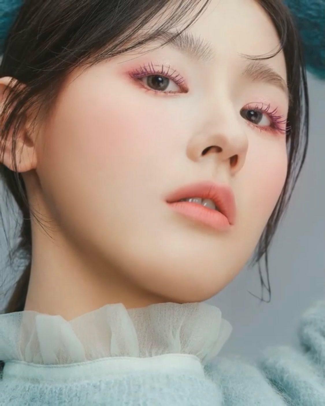 ngoai hinh noi bat cua miyeon (g)i-dle anh 19