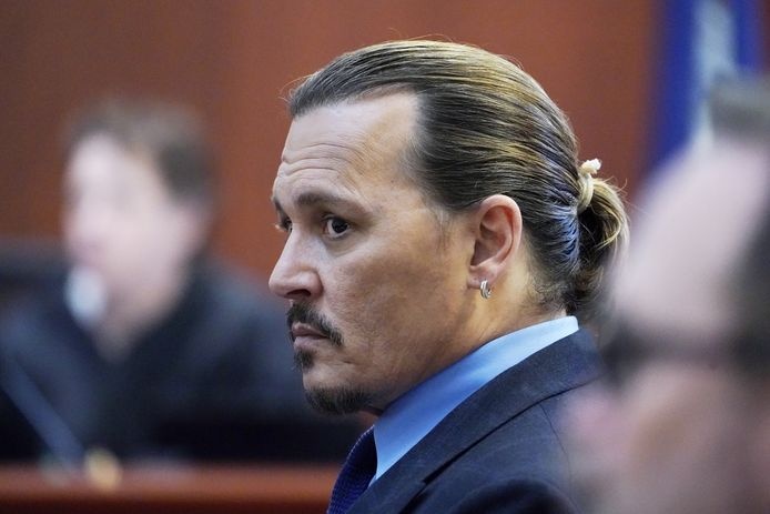 Ban than noi Johnny Depp de ghen tuong hinh anh