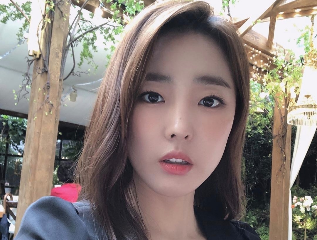 Nu ca si mac ket trong no nan suot 16 nam ra mat hinh anh