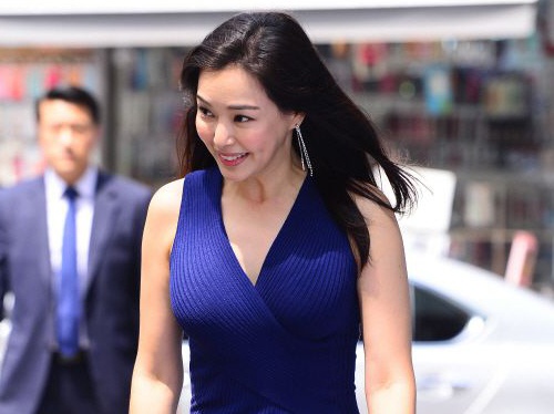 Honey Lee lay chong do mai moi hinh anh