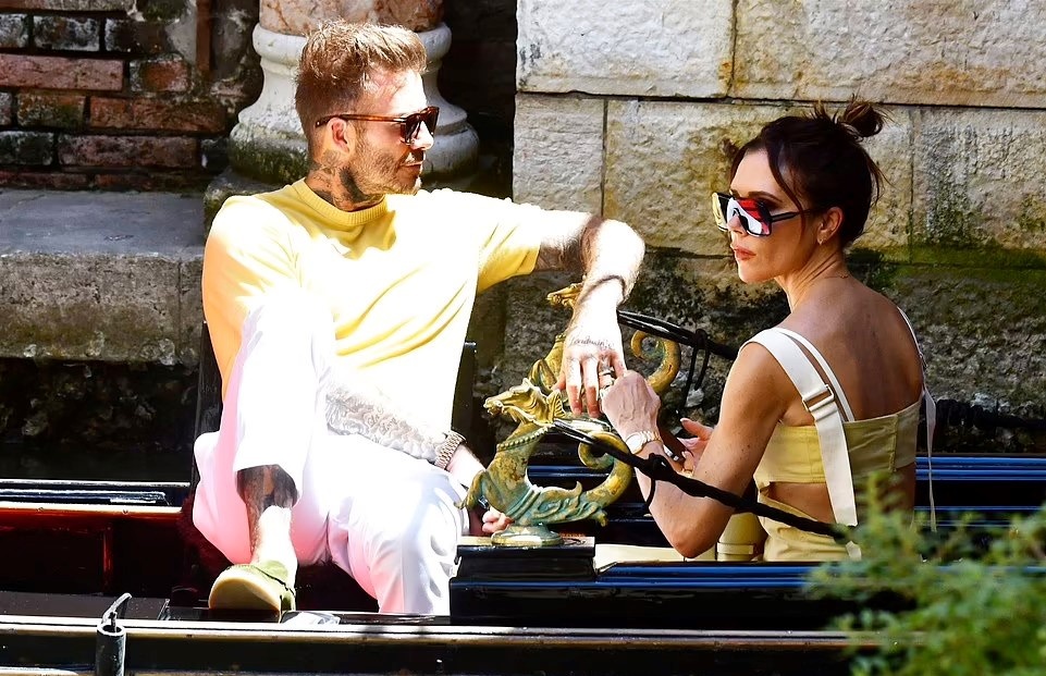 vợ chồng beckham kỷ niệm 23 năm cưới ảnh 1 vo chong beckham ky niem 23 nam cuoi anh 1