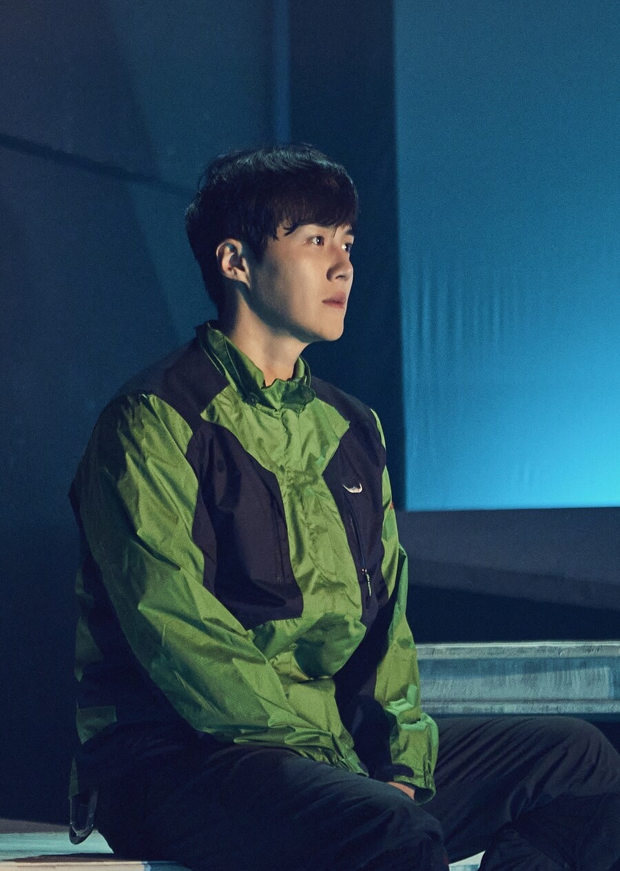 kim seon ho khoc va xin loi khan gia anh 1