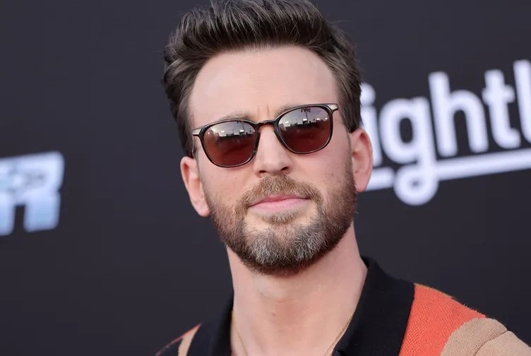 Chris Evans chua du ac trong vai phan dien hinh anh