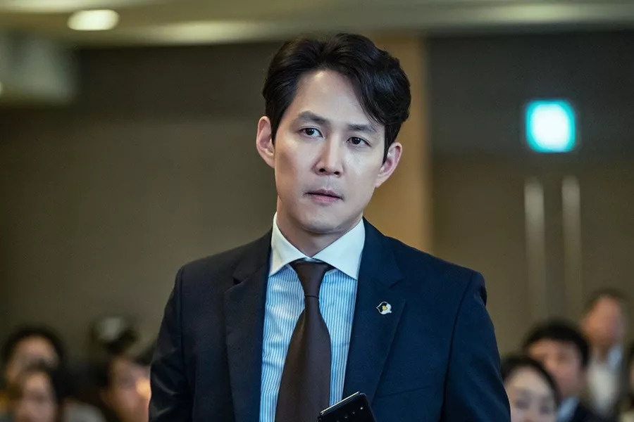 Lee Jung Jae khong phau thuat du bi chan thuong trong 2 nam hinh anh
