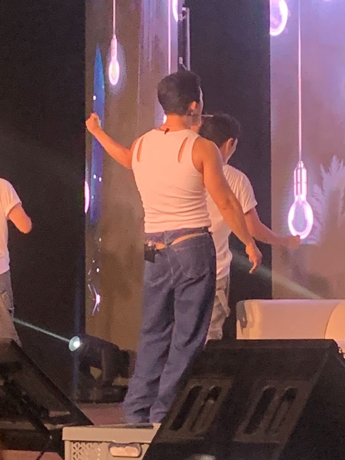 trang phuc cua wonho anh 2