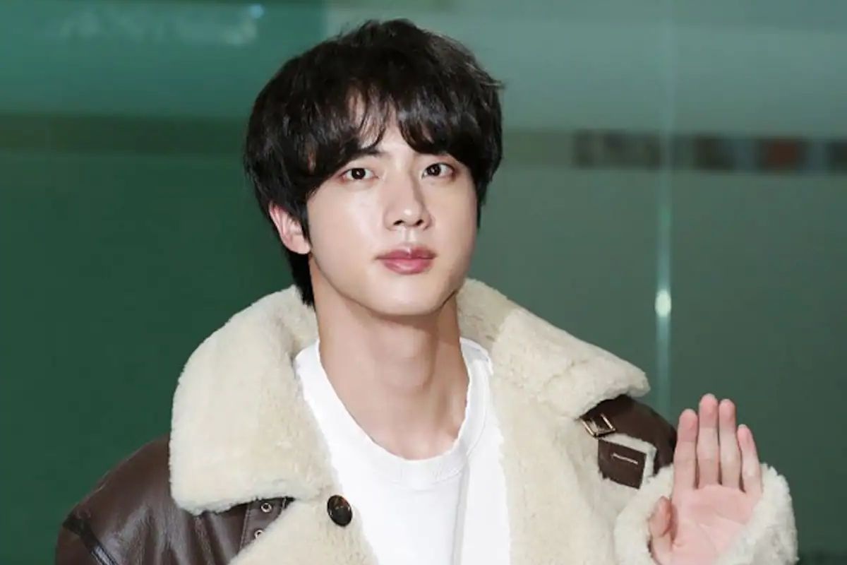 Jin (BTS) se thuoc luc quan khi nhap ngu hinh anh