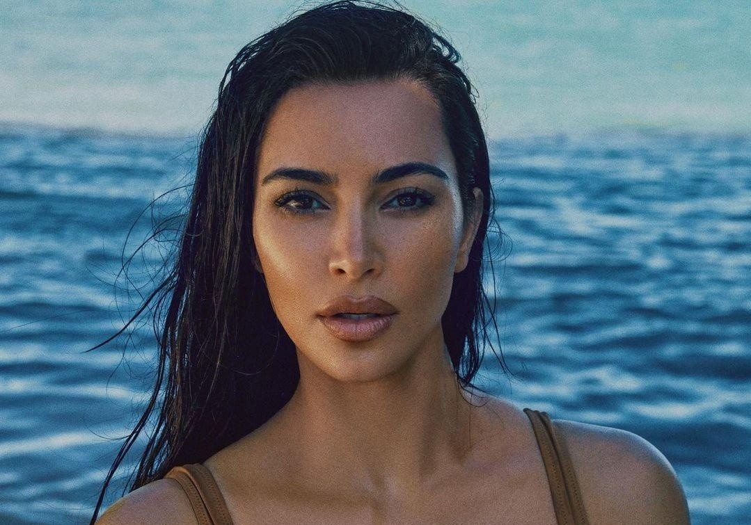 Kim Kardashian tuc gian vi Kanye West ep nhan vien xem anh nhay cam hinh anh