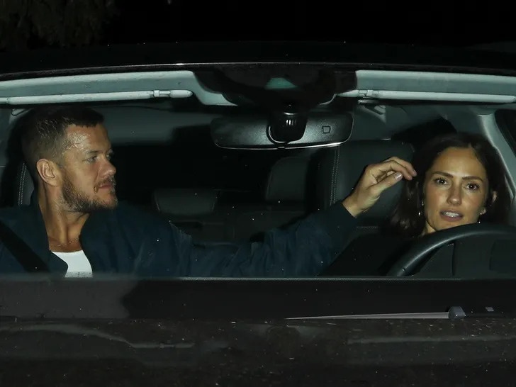 Truong nhom Imagine Dragons vuong tin hen ho du chi moi ly than vo hinh anh