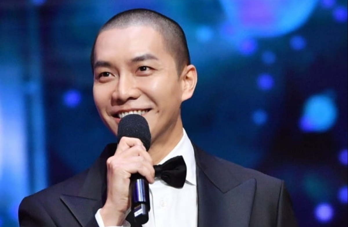 Lee Seung Gi gay chu y voi kieu dau troc hinh anh