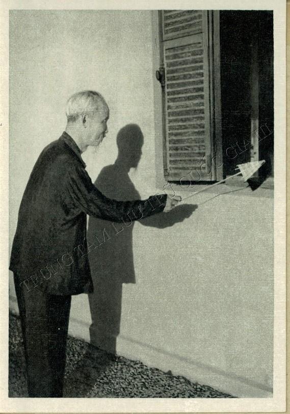 Bưu thiếp ảnh Chủ tịch Hồ Chí Minh ảnh 4 Buu thiep anh Chu tich Ho Chi Minh anh 4