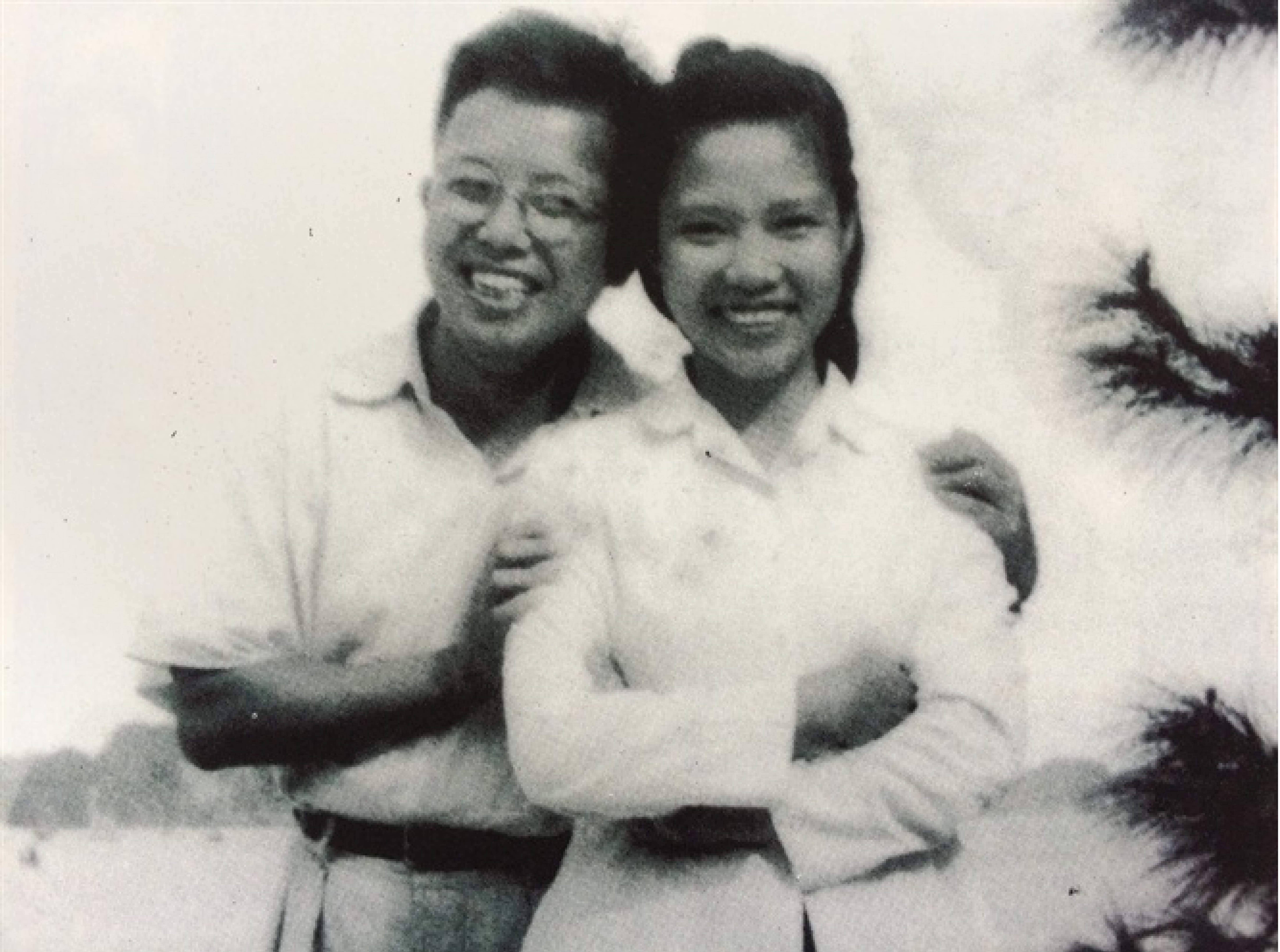 Tinh yeu tu cai nhin dau tien cua Chu tich Quoc hoi Le Quang Dao hinh anh