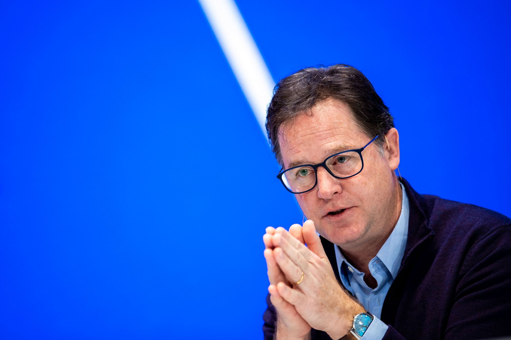 Facebook,  Nha Trang,  vaccine anh 2