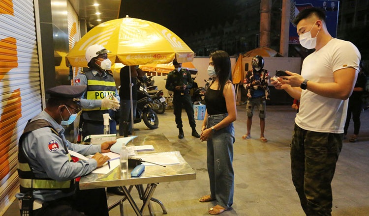 Campuchia bat giu hon 4.000 nguoi vi pham lenh gioi nghiem hinh anh