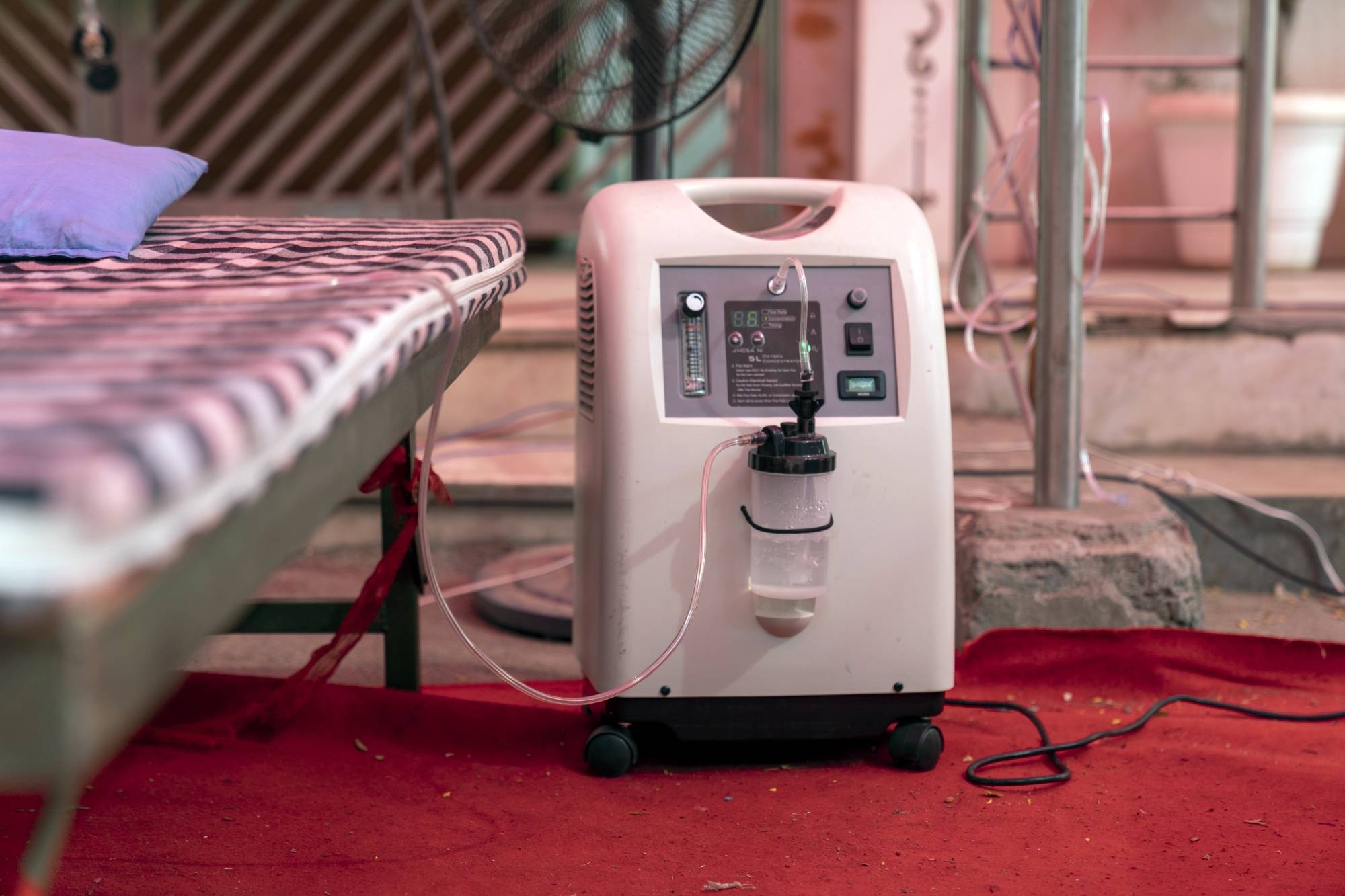 Nhat thieu hut thiet bi y te anh 1