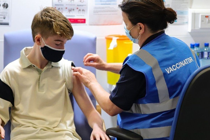 Nhung nuoc di dau tiem vaccine Covid-19 cho tre em hinh anh