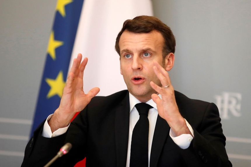 Chau Au dung ve phia nao anh 1