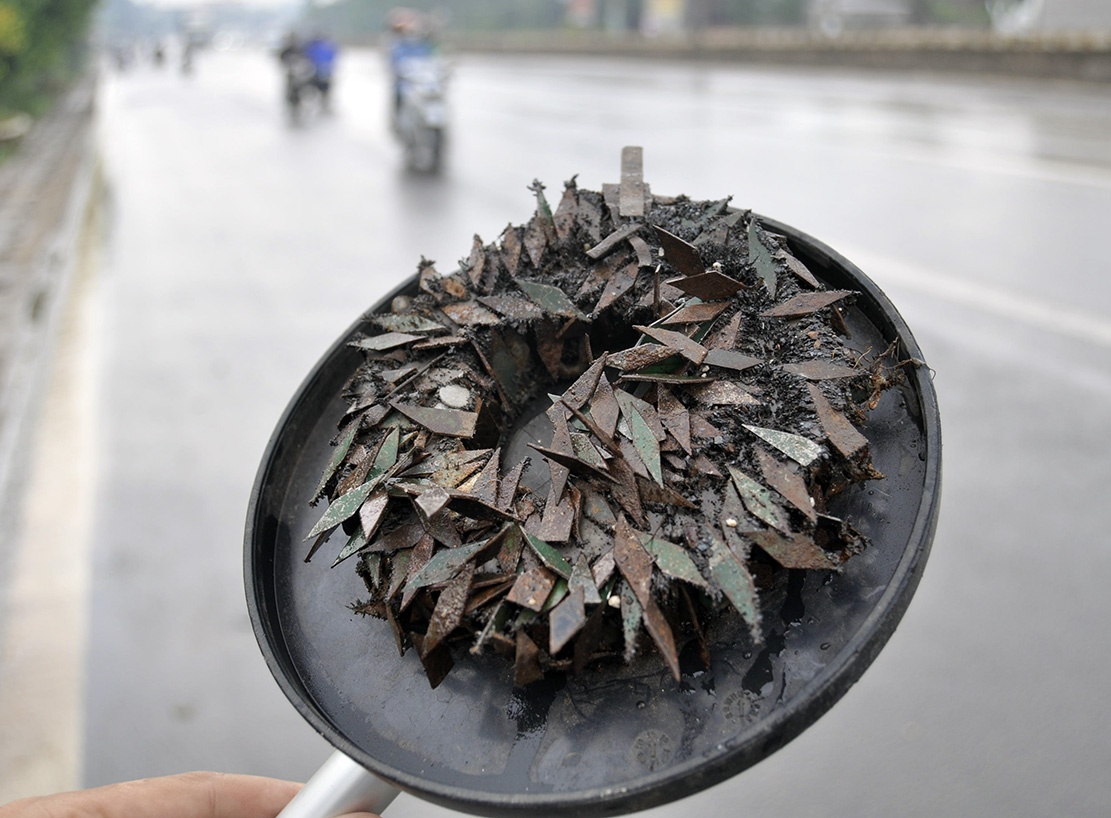 Dinh con thoi day dac bay xe may tren quoc lo 51 hinh anh