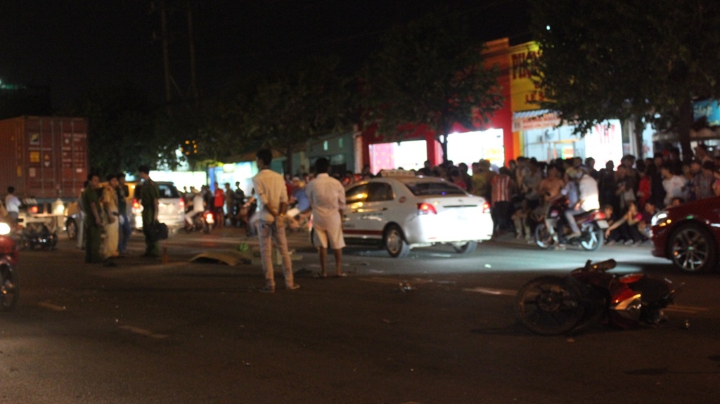 Thanh nien tu vong sau cu tong xe lien hoan hinh anh