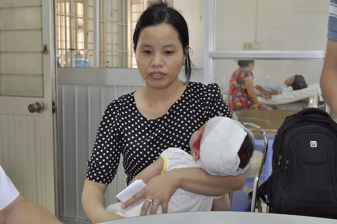 Cong an dieu tra vu be gai nga chan thuong so nao hinh anh