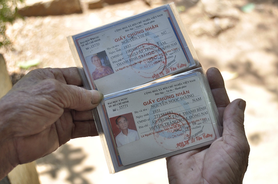 Vo chong ong lao 84 tuoi mong duoc chet co ich hinh anh