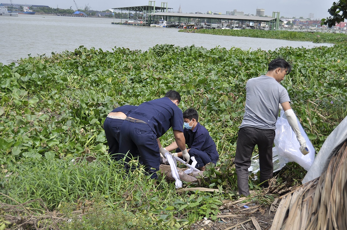 Thi the nguoi dan ong phan huy, noi ben long ca hinh anh