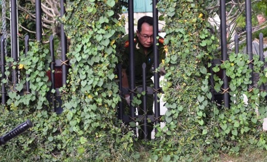 Dau van tay la trong ngoi nha 6 nguoi bi sat hai hinh anh