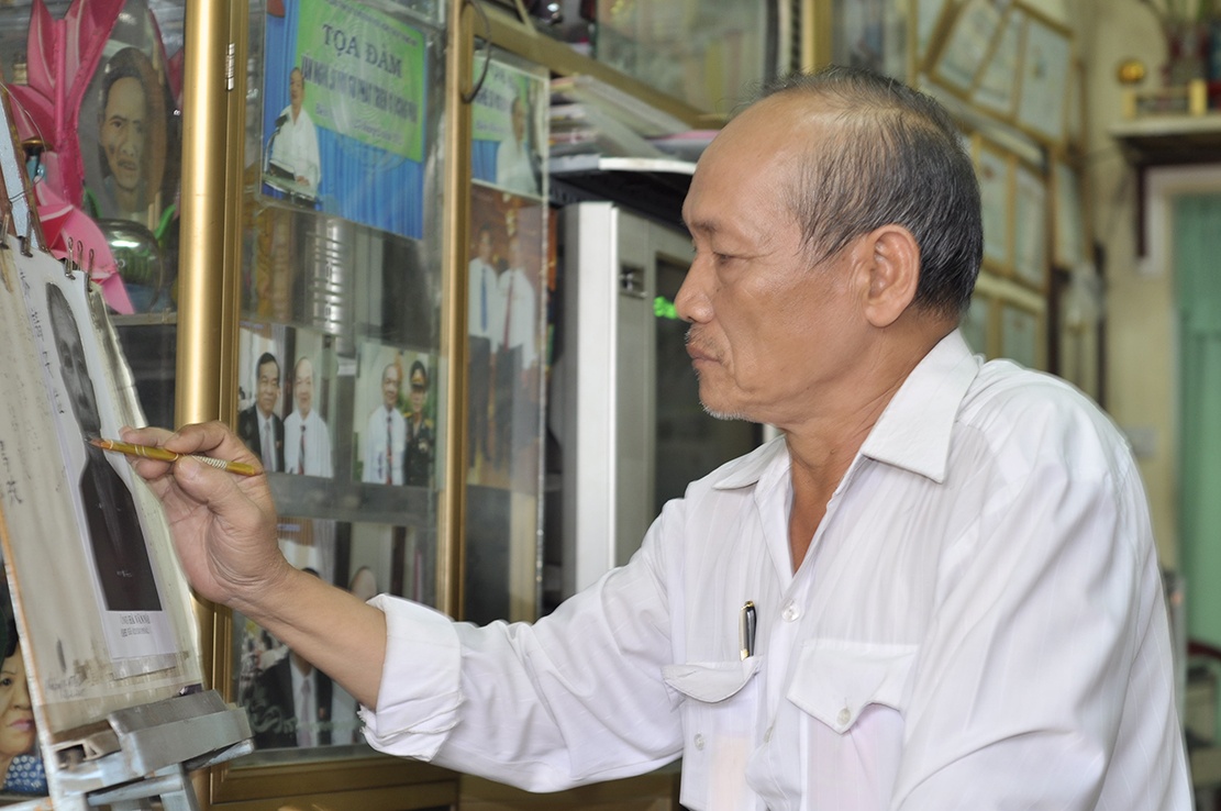 Nguoi ve chan dung toi pham giup cong an pha 40 vu an hinh anh