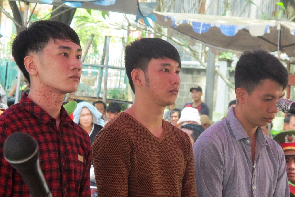 Nhom thanh nien xit hoi cay roi dam chet nan nhan hinh anh