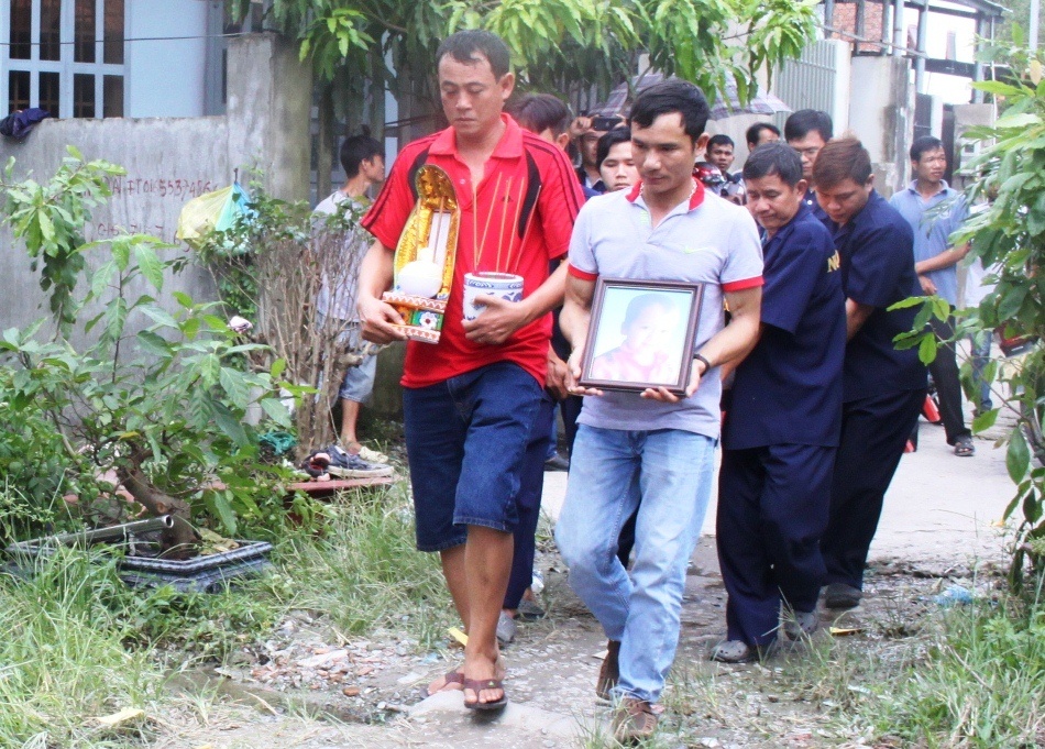 Cha giet con trai 5 tuoi roi dan nhan tinh ve nha hinh anh