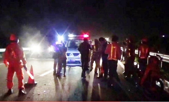 Bang ngang cao toc, bi oto tong tu vong hinh anh