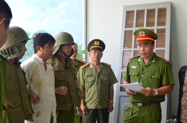 Nhom giang ho o Vung Tau phan lo ban nen dat nha nuoc hinh anh