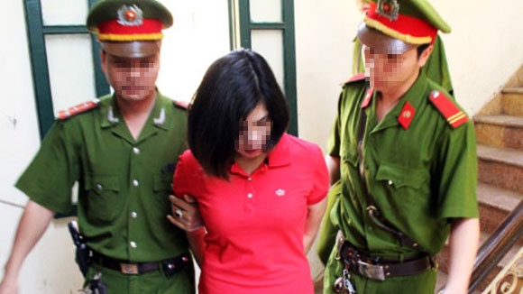 Co gai ban xe cua dong nghiep roi den cong an bao bi cuop hinh anh