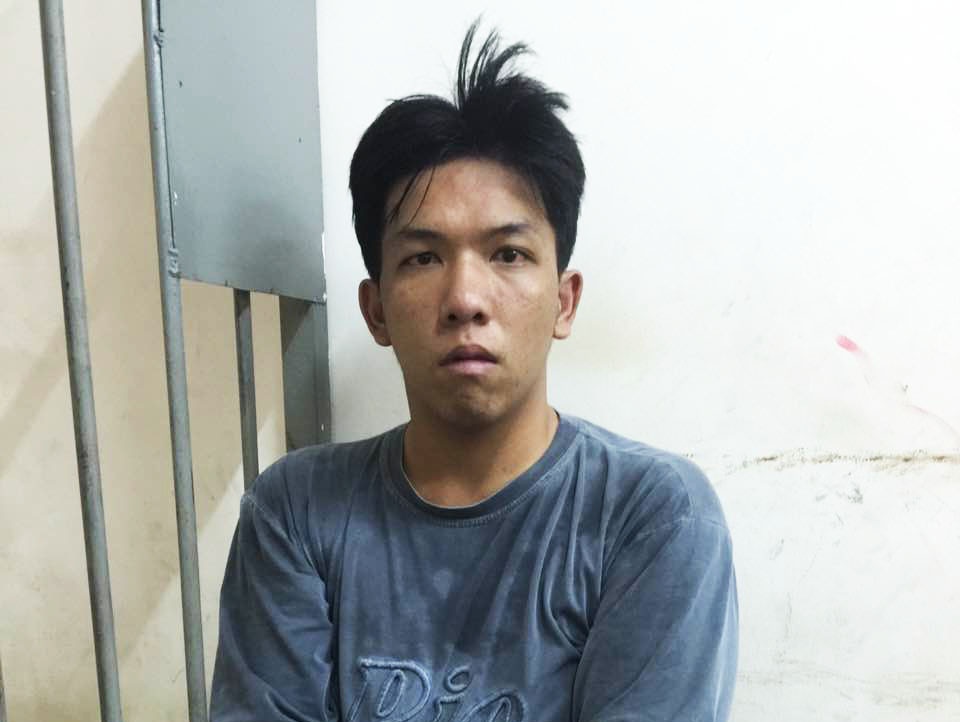 Bat thanh nien trom tai san trong oto luc 3h sang hinh anh