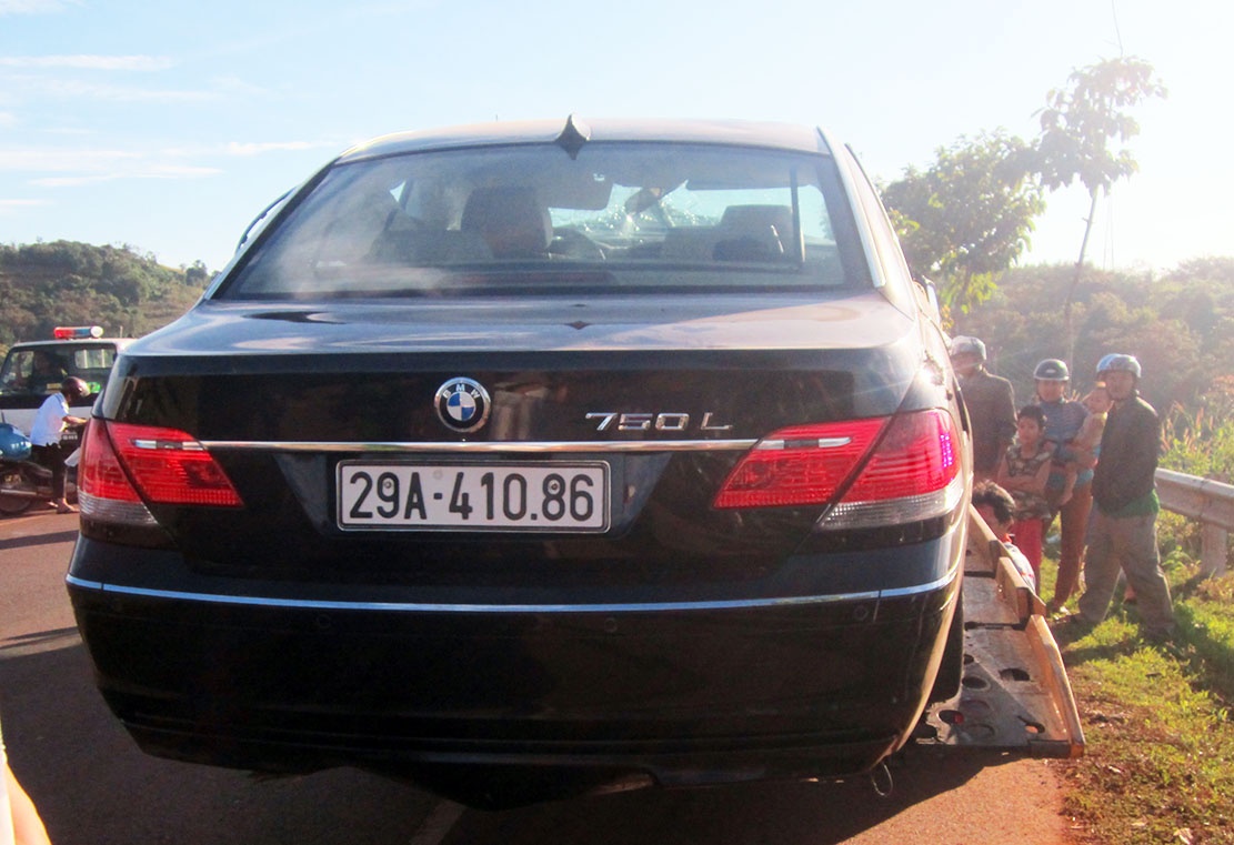 Xet xu thuong uy CSGT lai BMW tong chet 2 nguoi hinh anh