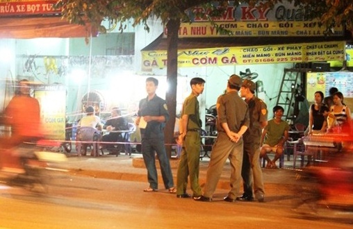 Dam 2 nguoi tu vong sau va cham giao thong hinh anh