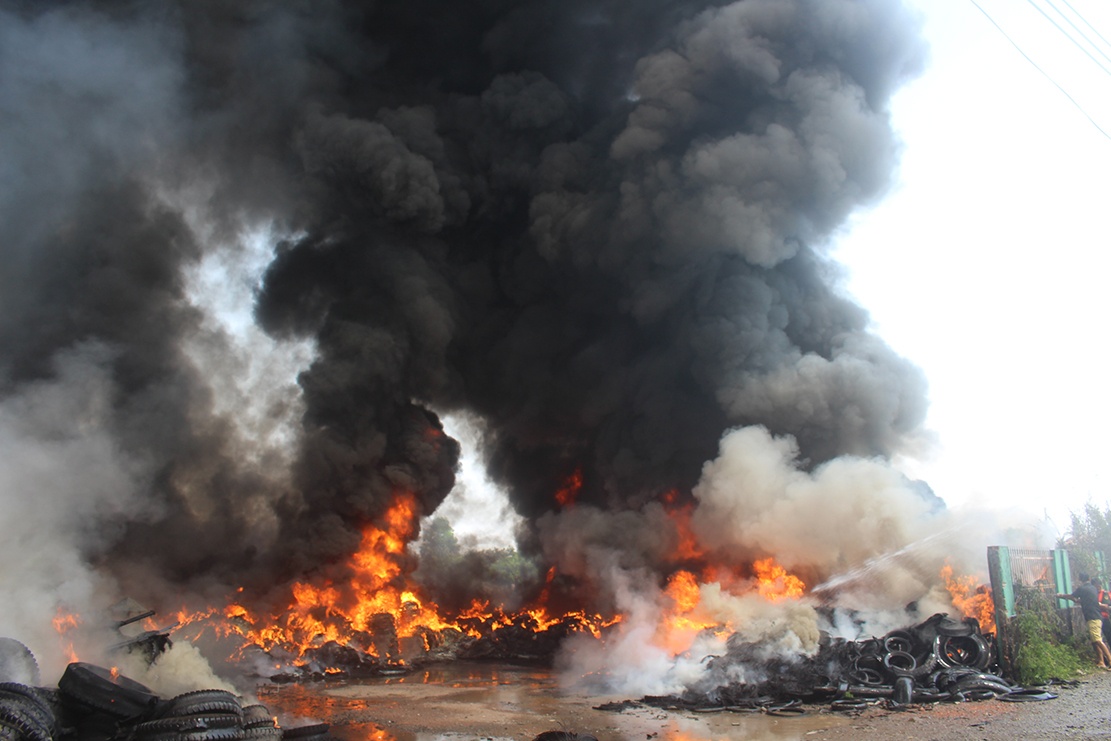 Nguoi dan so tan vi kho phe lieu chay ngun ngut nhieu gio hinh anh