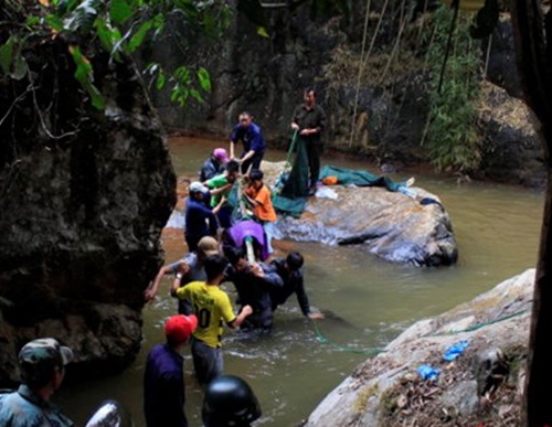 'Huong dan vien da dua khach di dao o khu thac nguy hiem' hinh anh
