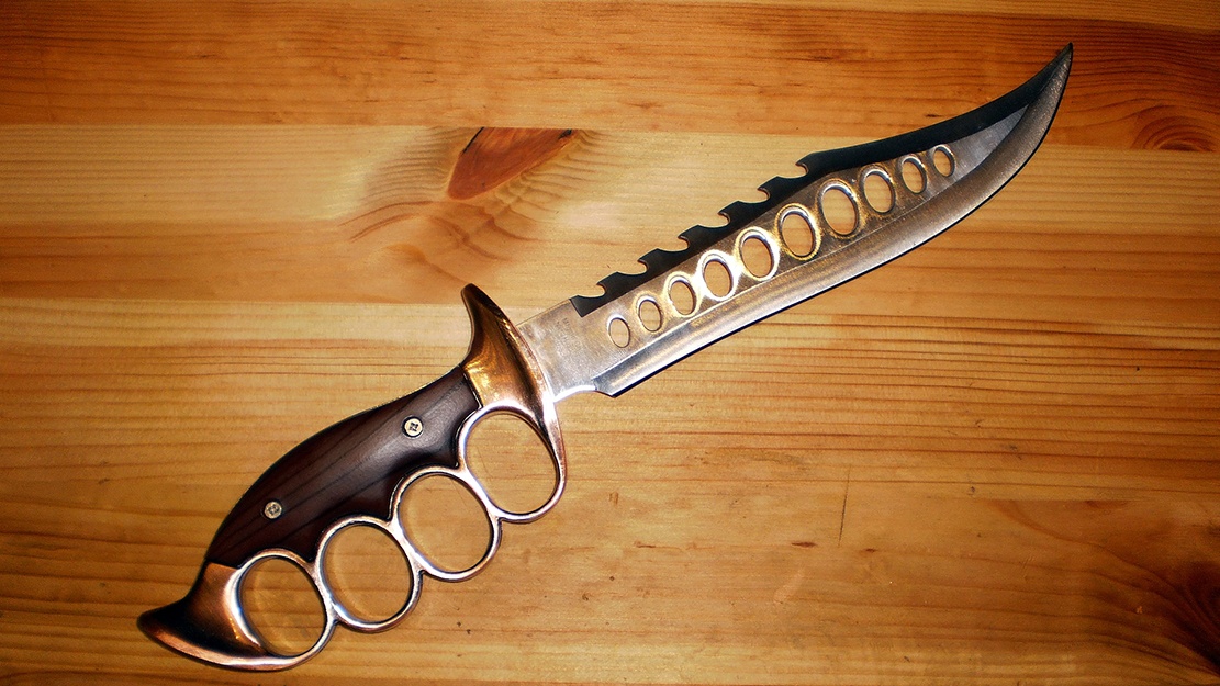 Dung dao nhon dam lien tiep khien ban tu vong hinh anh