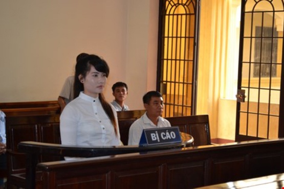 Dai gia sap bay nu nhan vien ngan hang hinh anh