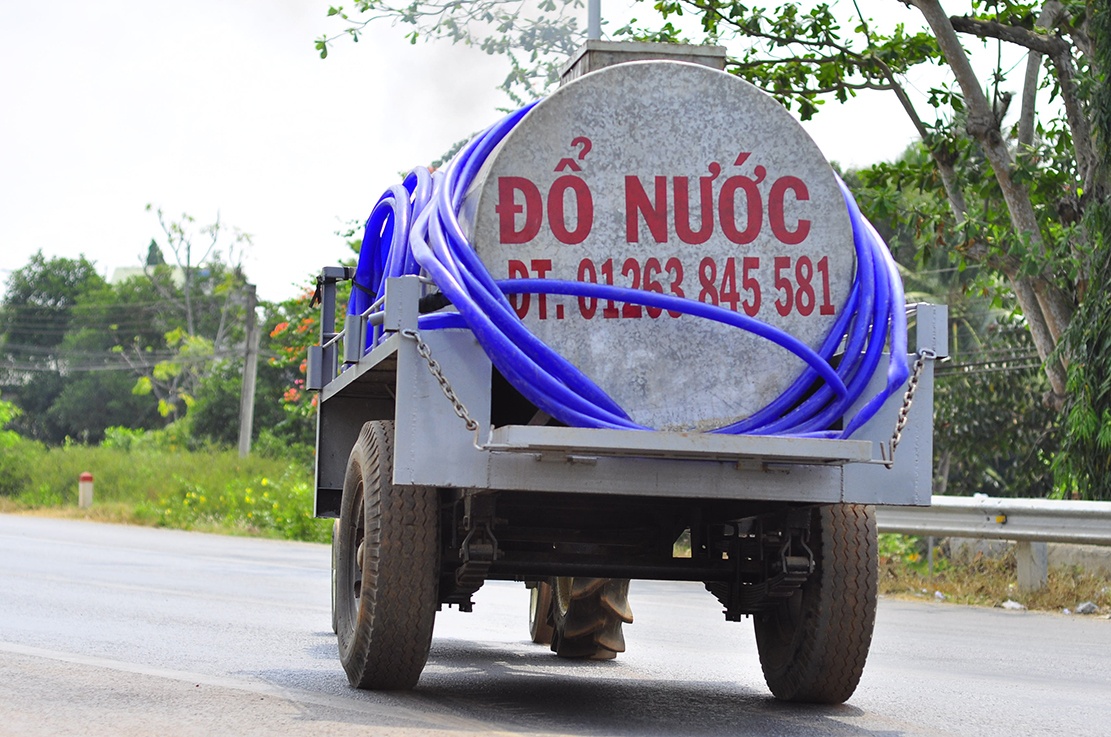 Hang chuc xe bon chay het cong suat cuu han cho nong dan hinh anh