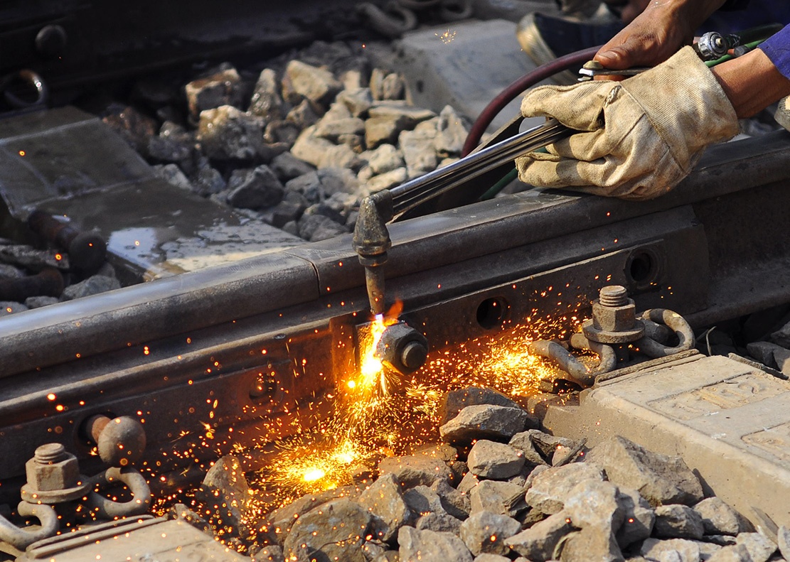 sua duong sat sau vu sap cau anh 5