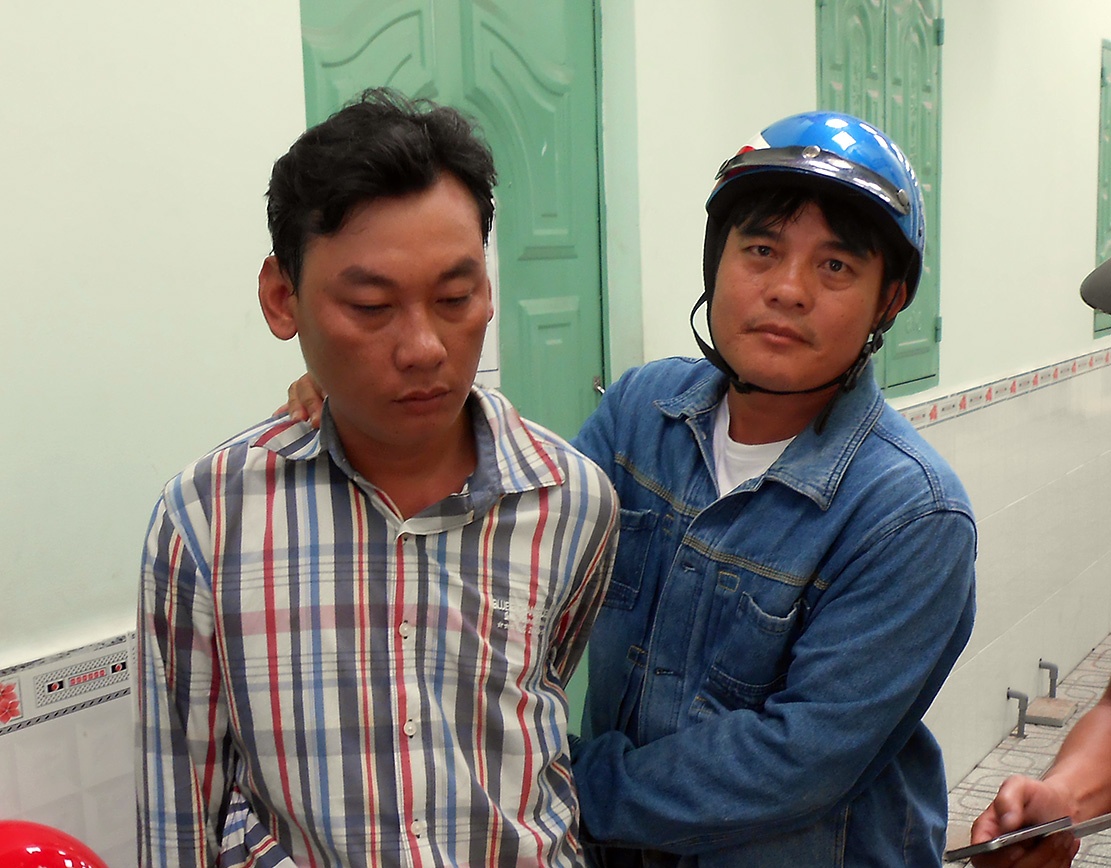 6 ‘hiep si’ vay bat ten trom pha khoa nha dan hinh anh