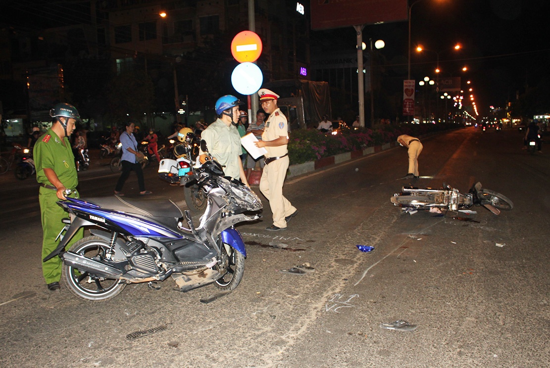 vuot den do gay tai nan anh 1