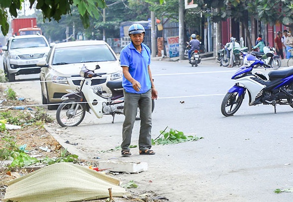 De nan nhan nam chet ben le duong roi bo di hinh anh