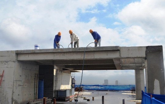 Ha Noi thuc tien do pha do cong trinh vi pham 8B Le Truc hinh anh